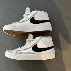 Nike Blazer Mid 77